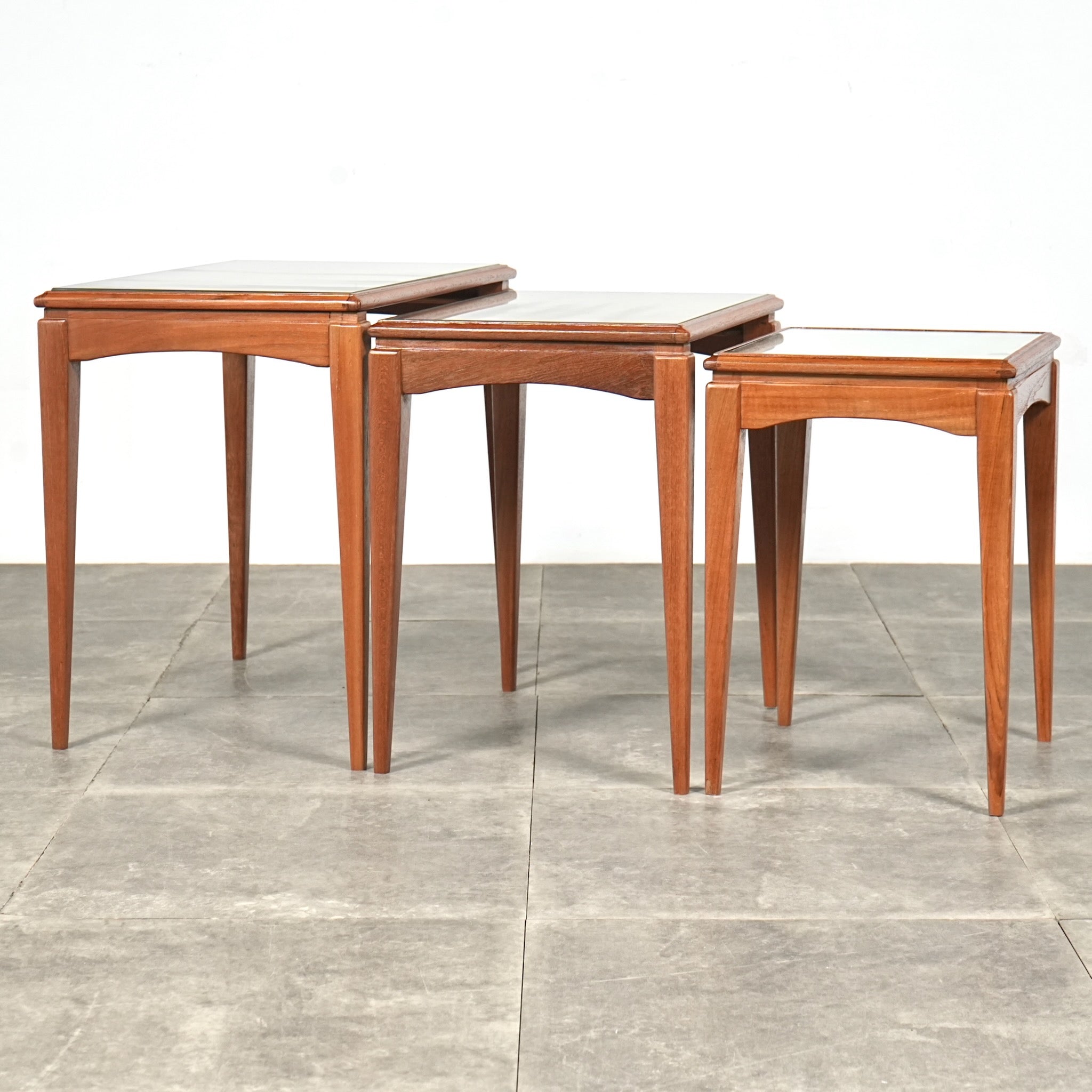 イギリスヴィンテージ ネストテーブル – TIME HYPE