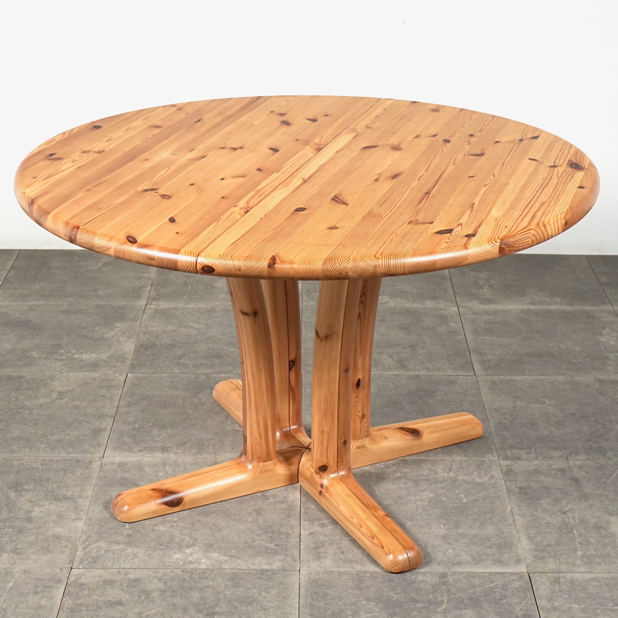 Dyrlund】エクステンション ラウンドテーブル – TIME HYPE