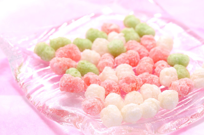 ひな祭りの伝統のお菓子と人気のお菓子！ | 人形の東玉