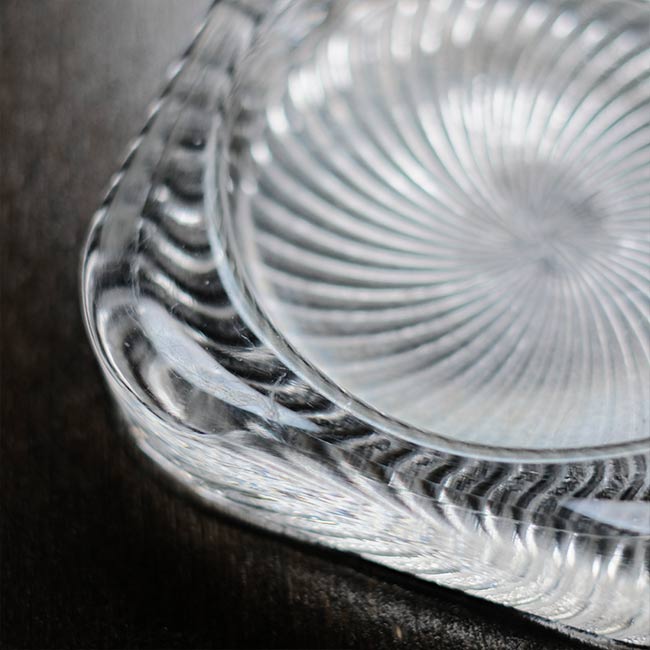 ガラスの灰皿 – zakka store towi