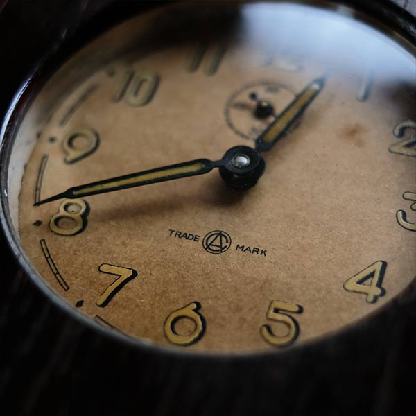 AICHI TOKEI 愛知時計 手巻き式掛け時計 – zakka store towi