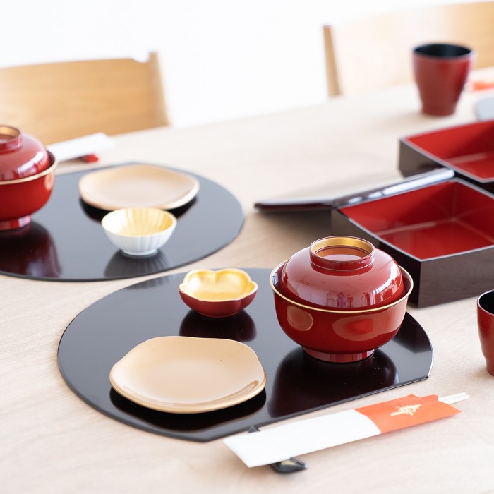 楽天市場】ランチョンマット 12.0半月プレート 小豆色/溜山中漆器 山中