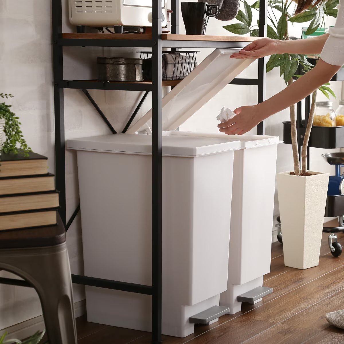 楽天市場】ヴィンテージテイストのごみ箱上ラック スリム ニトリ