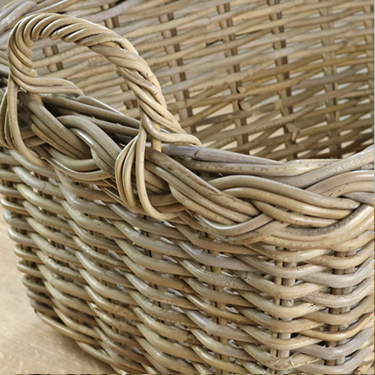 楽天市場】バスケット ラタン 幅61×奥行43×高さ32 持ち手付き かご