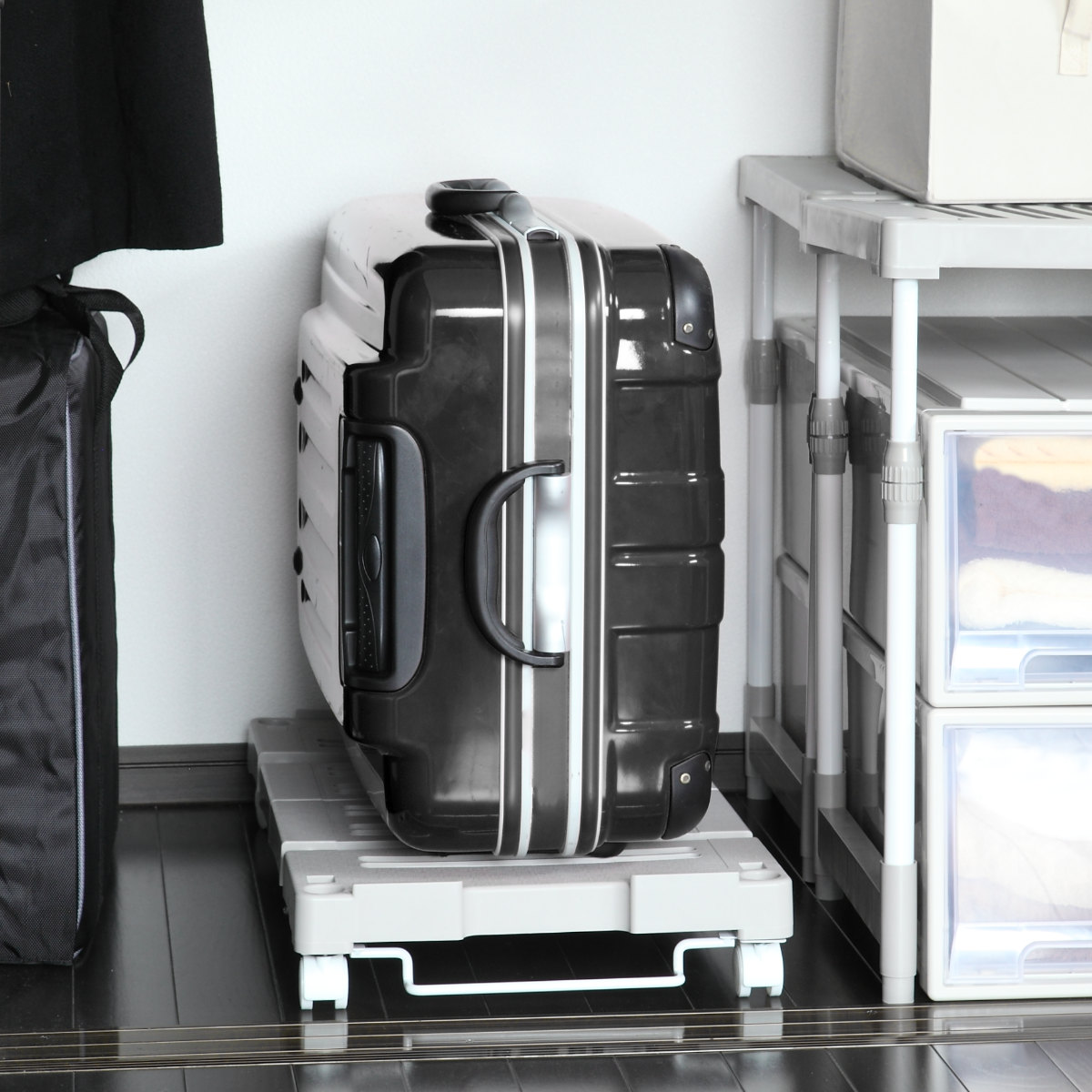 楽天市場】押入れ収納キャリー 幅54〜76×奥行37×高さ11cm キャスター