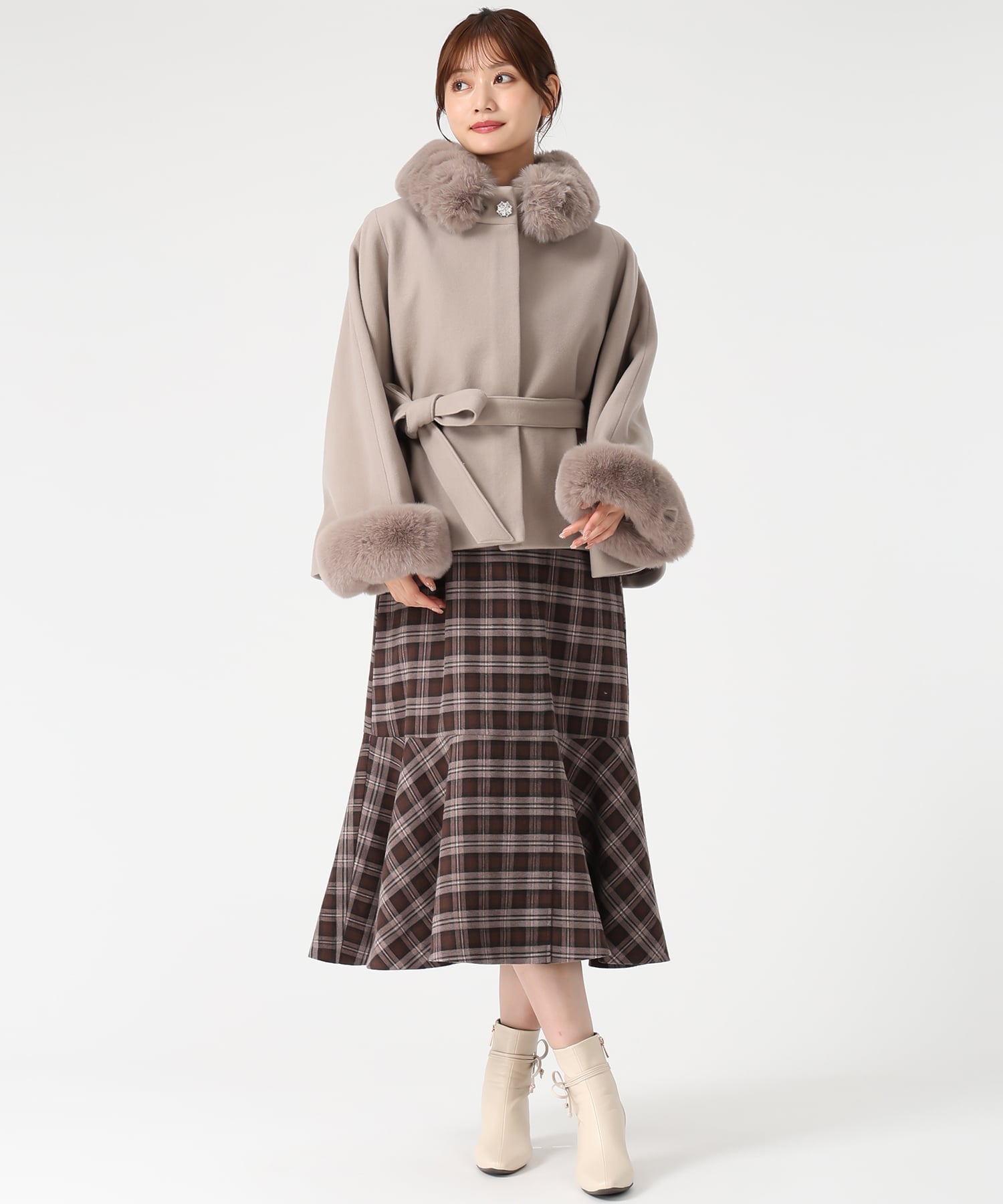 MISCH MASCH｜MM548603 ブローチ付きポンチョコート | Rakuten Fashion