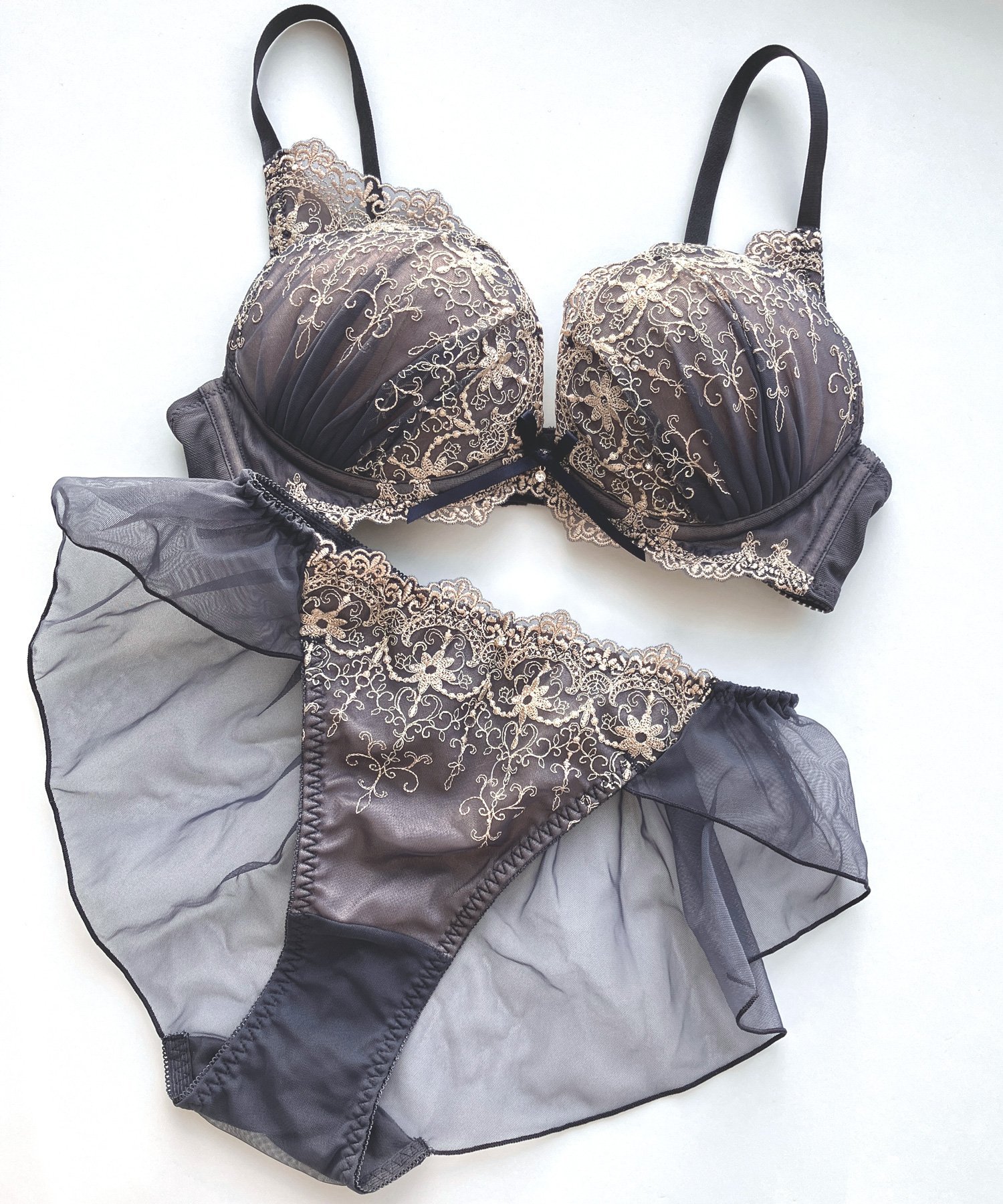 AMPHI｜クラシカル*エンブロイダリーレース フレアーショーツ