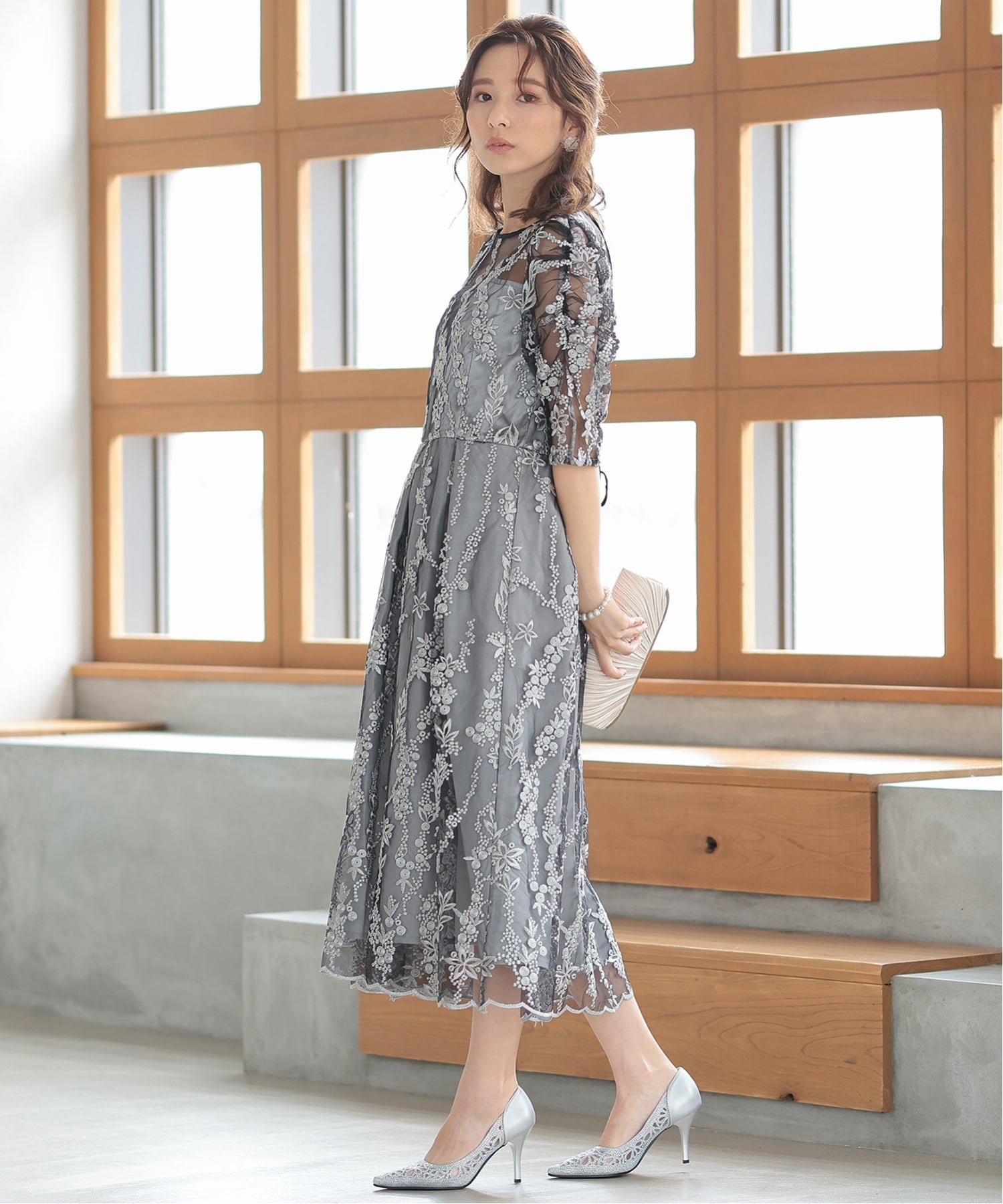 haremode｜【haremode ハレモード公式】花柄刺繍ミディ丈ドレス