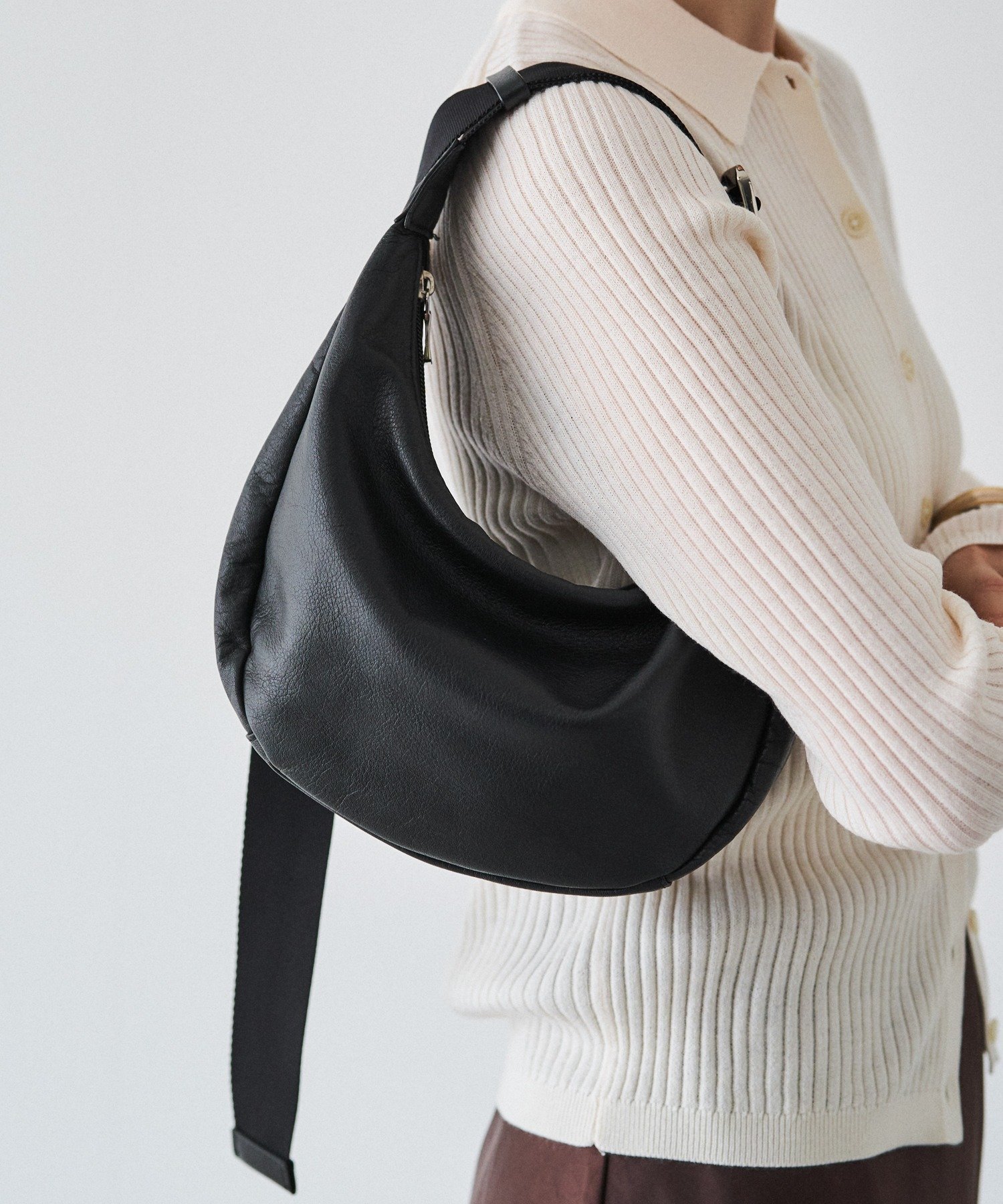 russet｜《3/4~価格改定》ソフトレザーラウンドショルダーバッグ