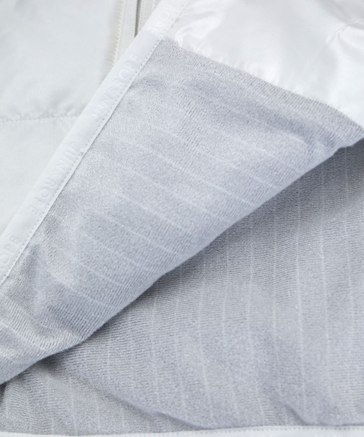 JUN&ROPE'｜タフタ中わた入りベスト/撥水・軽量 | Rakuten Fashion