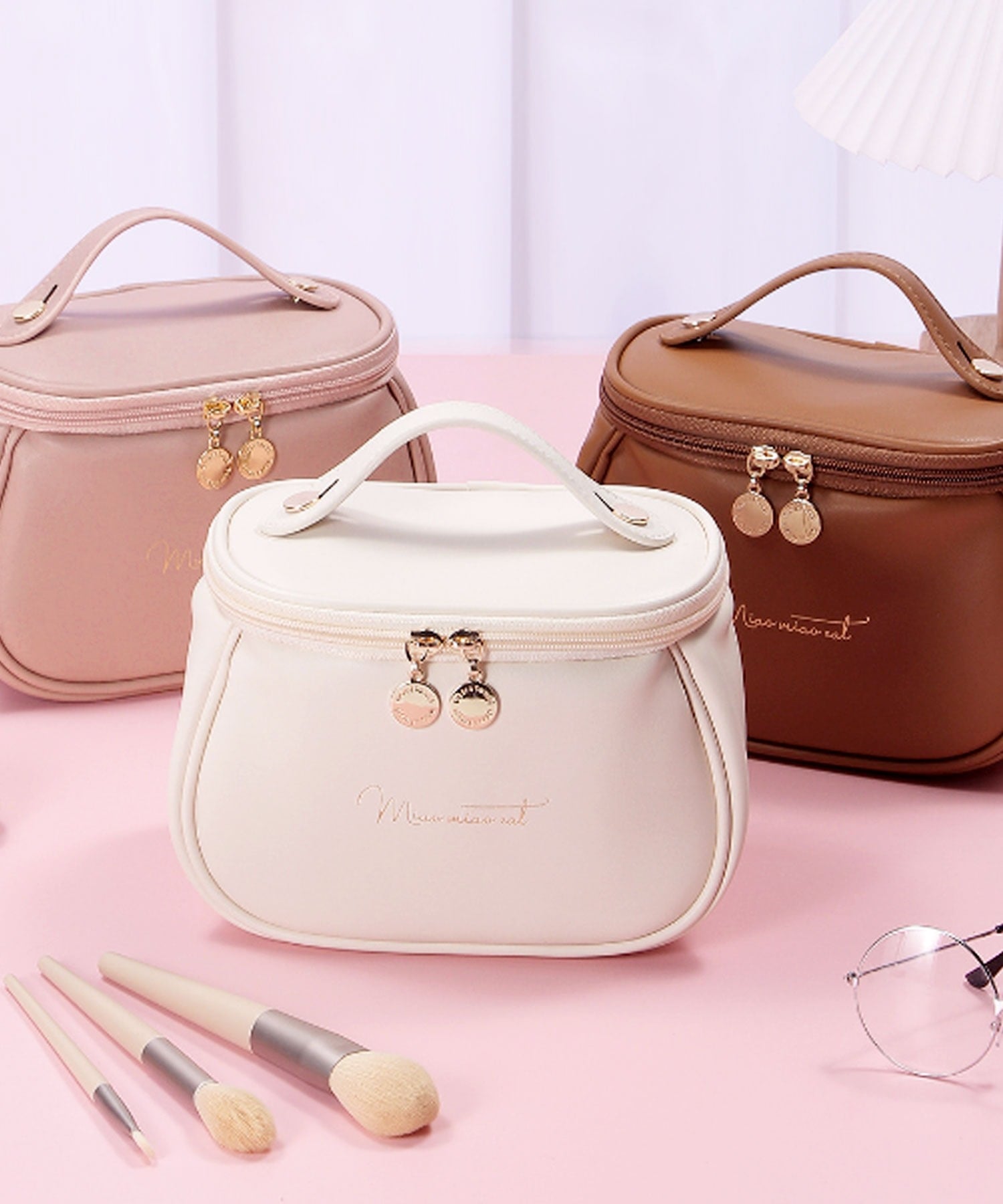 florist｜【ブラシ収納&小物ポケット付き】大容量 レザータッチ