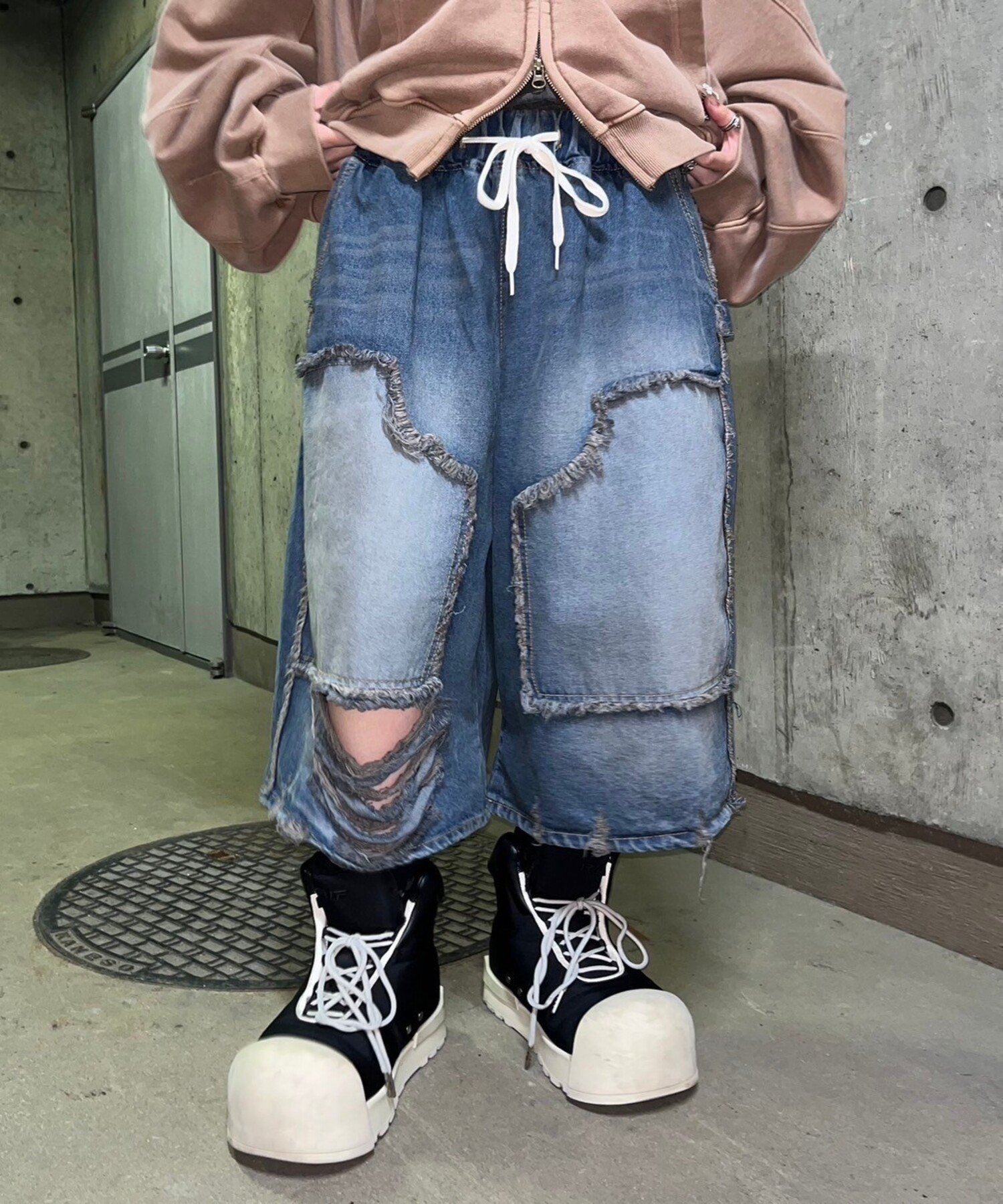 Never mind the XU / Chikashitsu+｜【XU】damage half denim pants