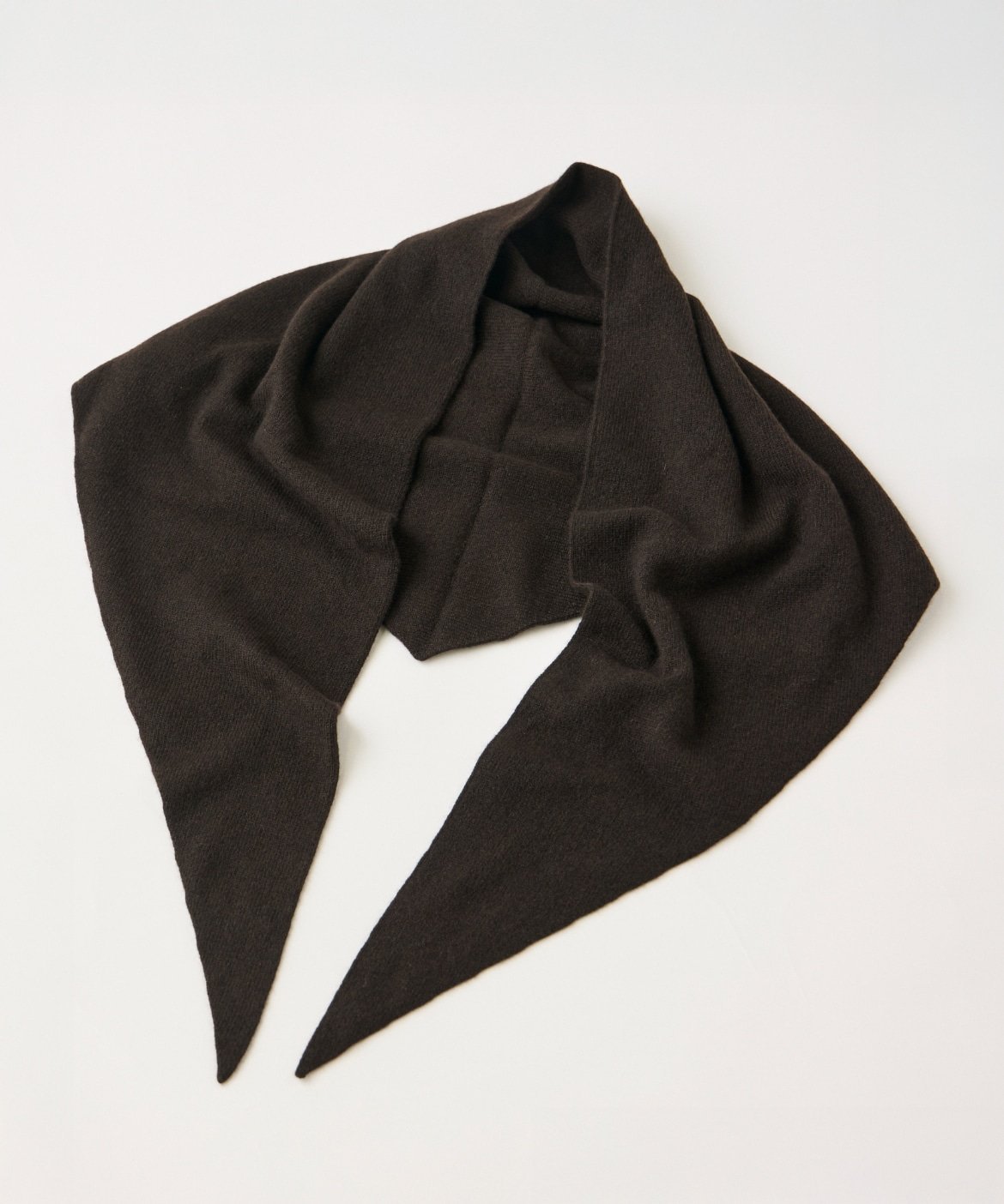 INED｜シームレストライアングルカシミヤニットストール《ASAUCE MELER