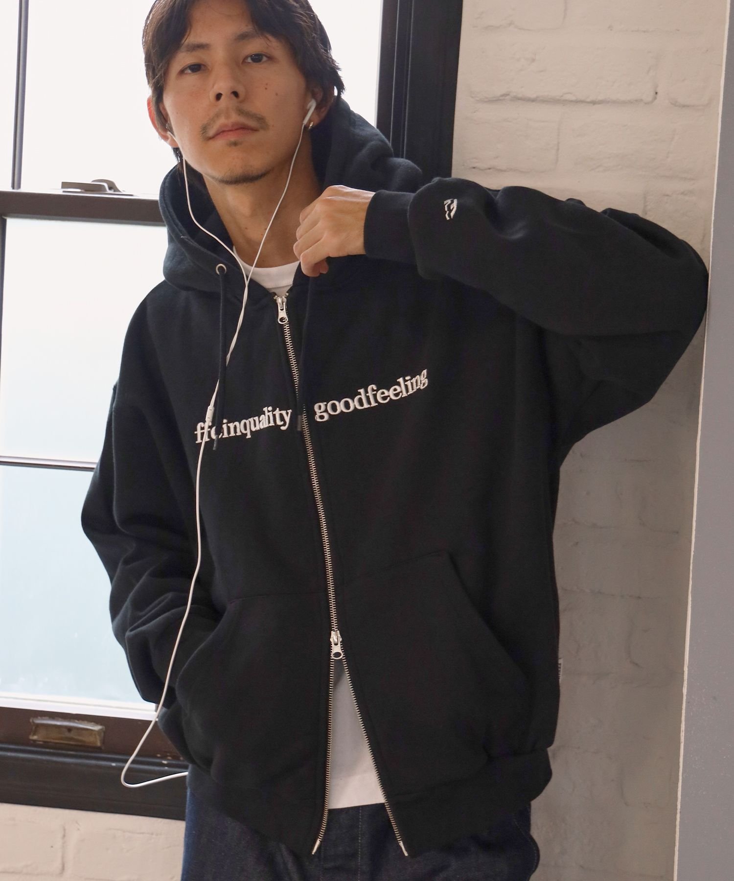 NAVAL｜【FFEIN(フェイン)】センター3D刺繍立体フードZIPパーカー