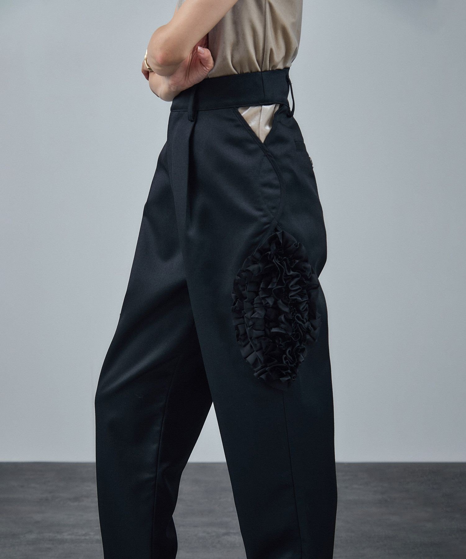 SALON adam et rope'｜【VELVETY INDIGO BLUE BLACK】NUT PANT