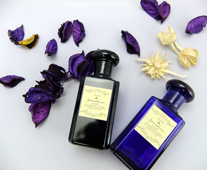 コバルトブルー 八角形ガラスボトル コバルトブルー 八角形ガラスボトル