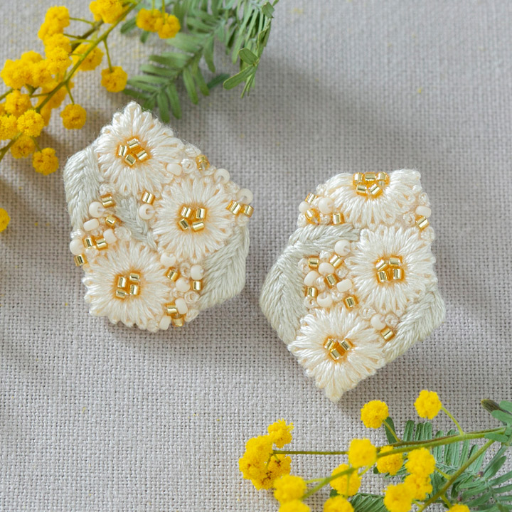 楽天市場】K.omonoさんの刺繍アクセサリーキット kakera イヤリング