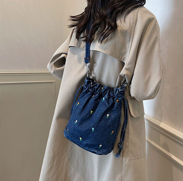楽天市場】花刺繍デニムバッグ デニム ショルダーバッグ レディース