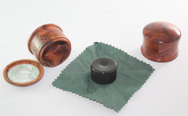 ギョーム 松脂 希少木箱 新品の松脂付属 ギョーム松脂希少木箱新品の