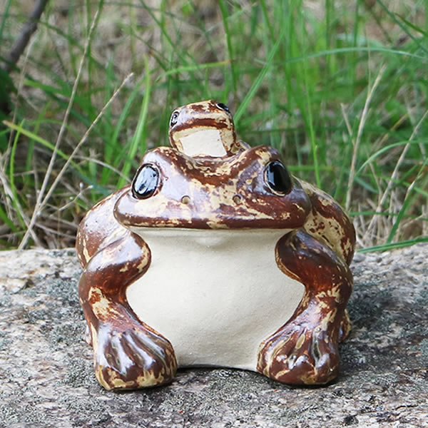 楽天市場】【ポイント10倍】信楽焼 5号蛙 縁起物カエル 陶器蛙 や
