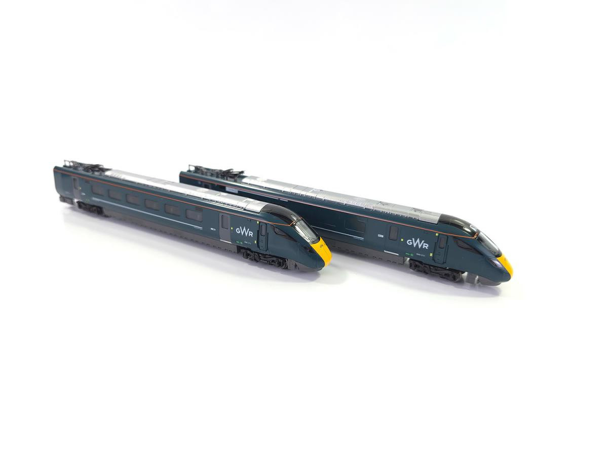 10-1672 British Railway Class 800/3 GWR 9-Car Set - Train Trax