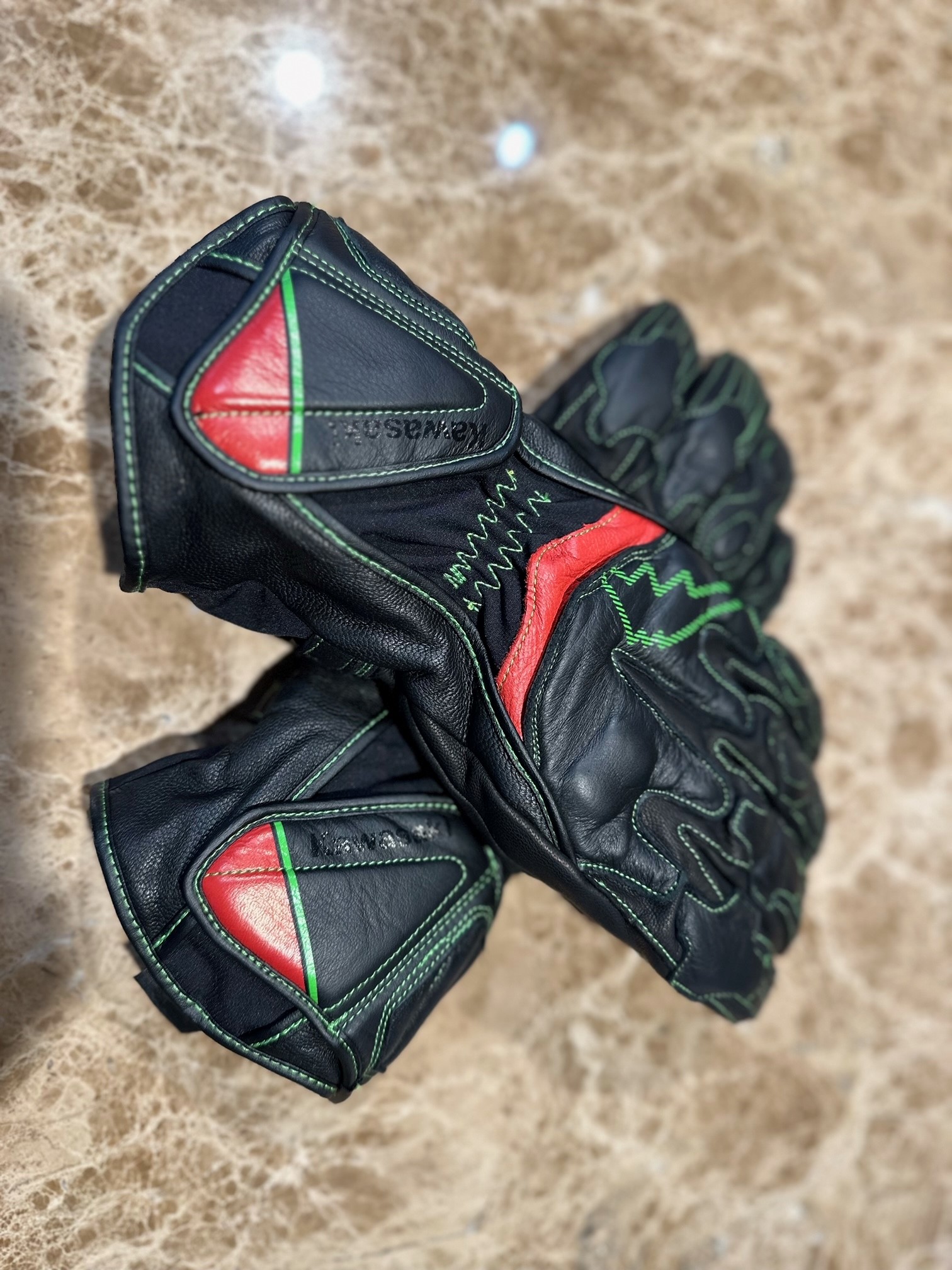 KUSHITANI×カワサキ「GP ゼストウィンターグローブ」のご紹介です