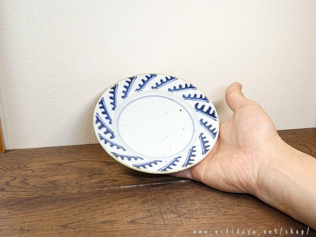 砥部焼 中田窯 5寸リム皿 波 | 内田屋通販
