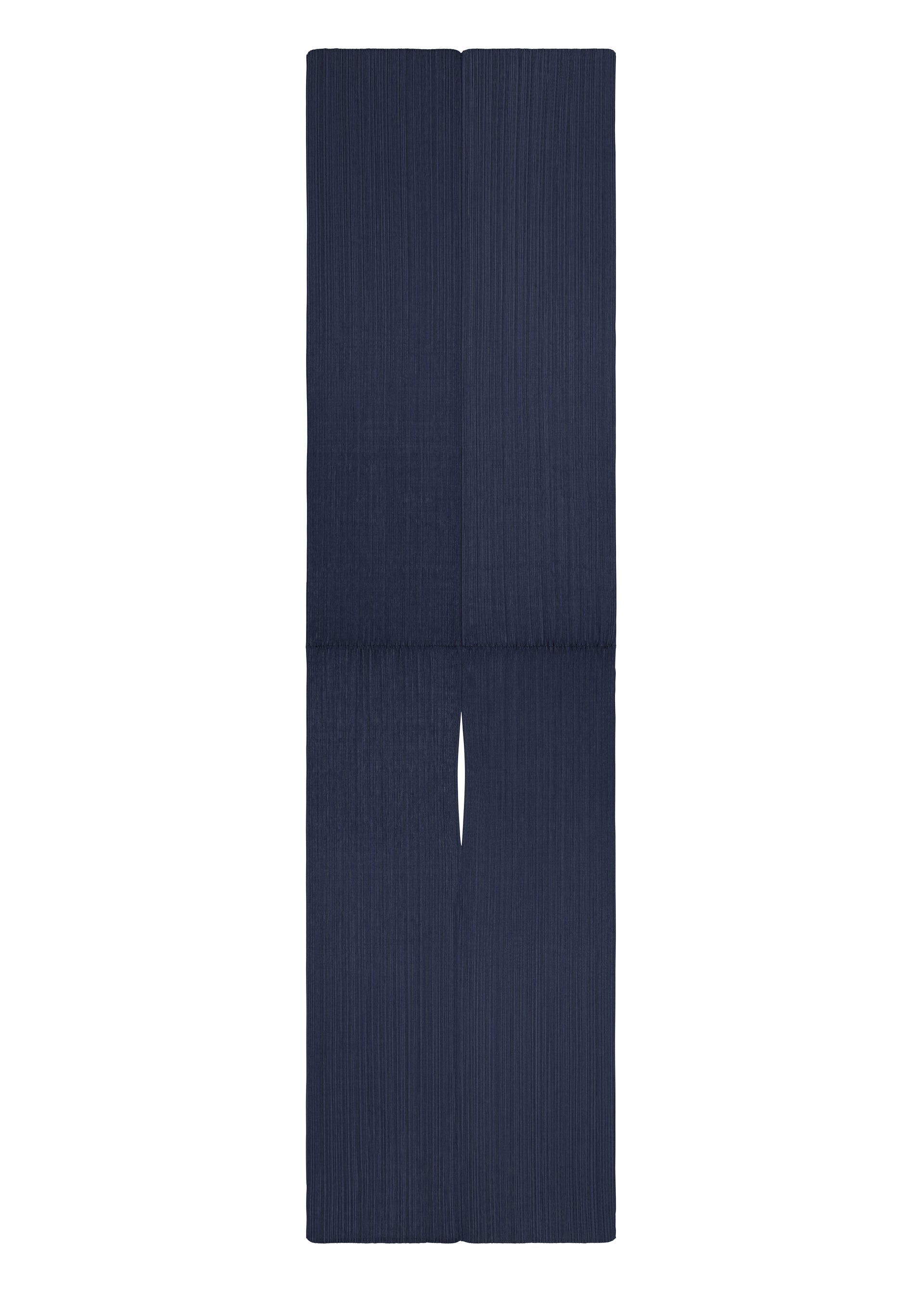 MADAME-T FEBRUARY Stole Navy – The official ISSEY MIYAKE ONLINE