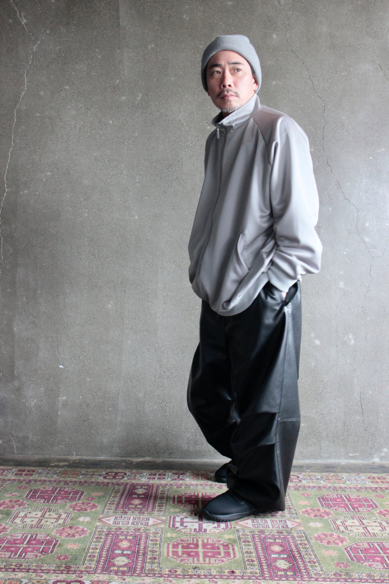 REVERBERATE /TRACK JACKET – UN