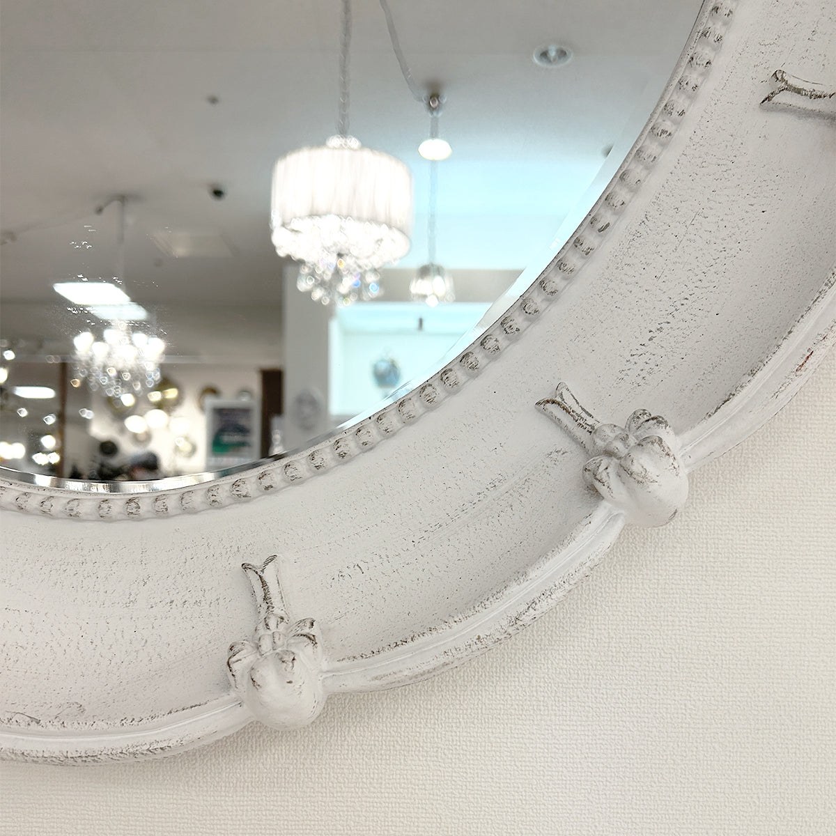 シャビーな楕円ミラー 白/フレンチスタイルの大人可愛いデザイン