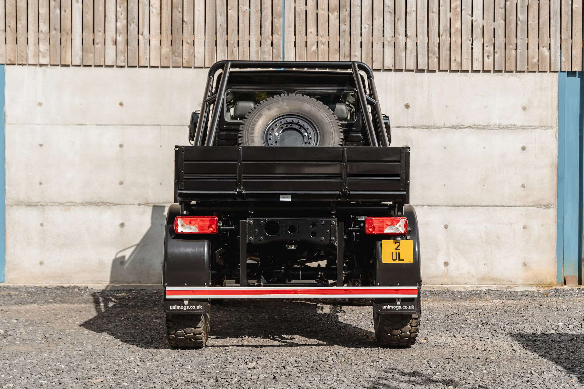 1986 メルセデス・ベンツ ウニモグ | Uncrate