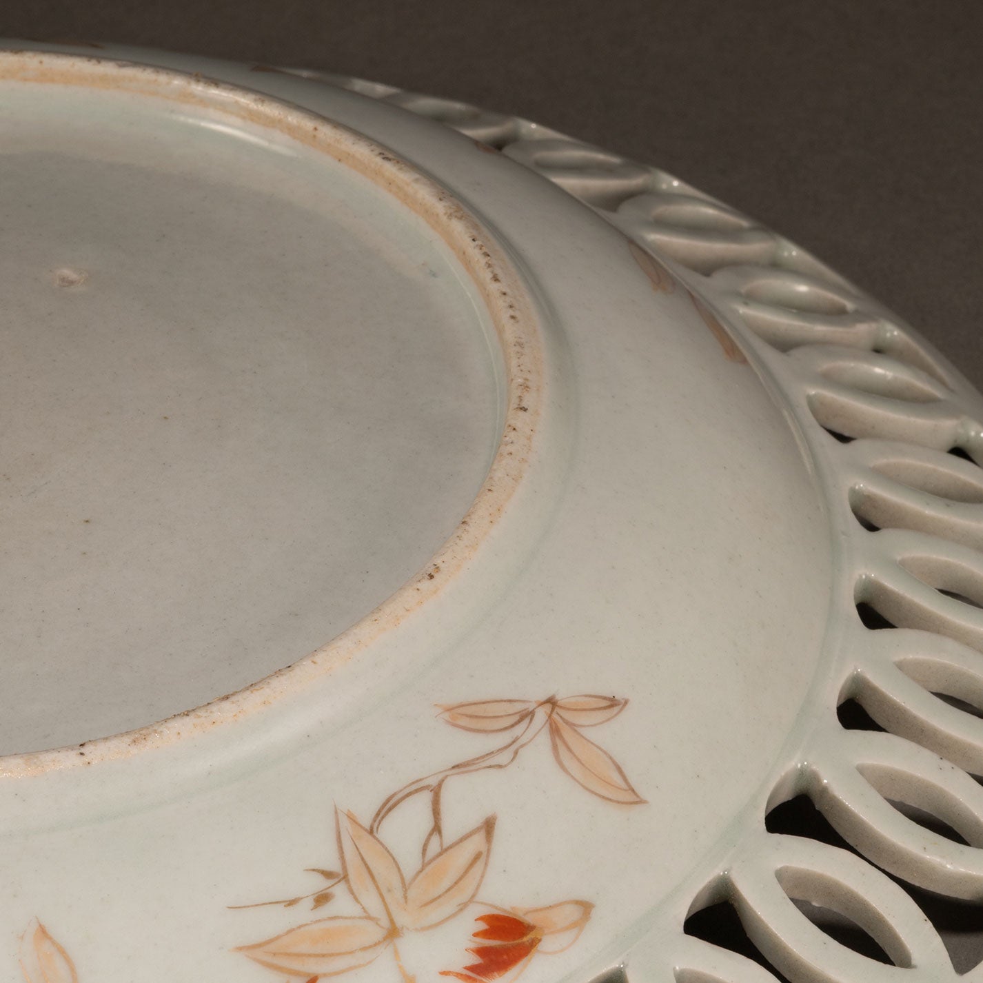 古伊万里錦手菊花文輪繋透皿 – Uni-art Gallery