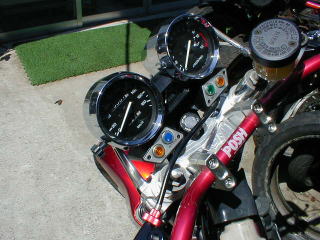 RZ250R(3HM)にXJR400のメーターを取り付けるステー