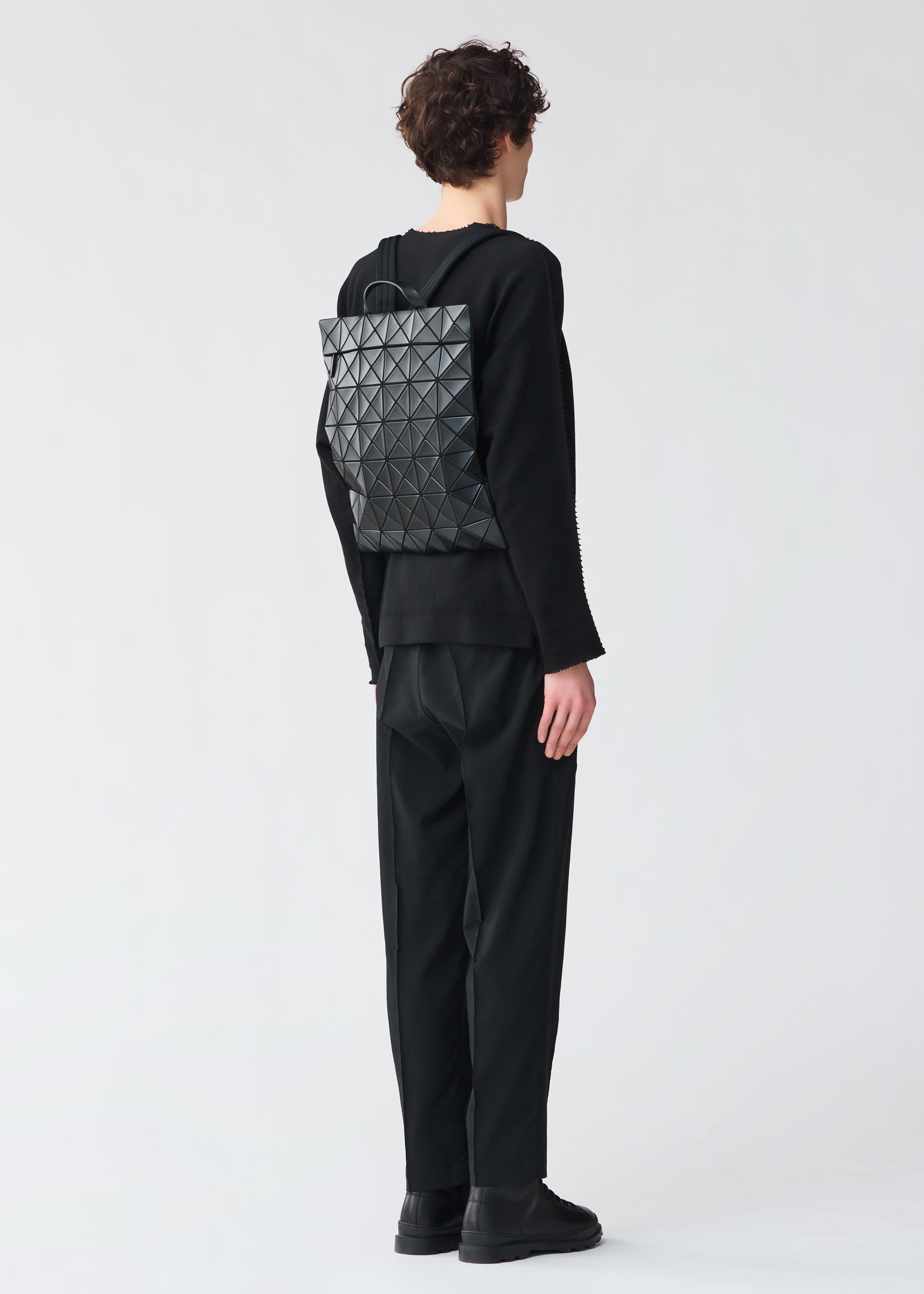 FLAT PACK – ISSEY MIYAKE ONLINE STORE