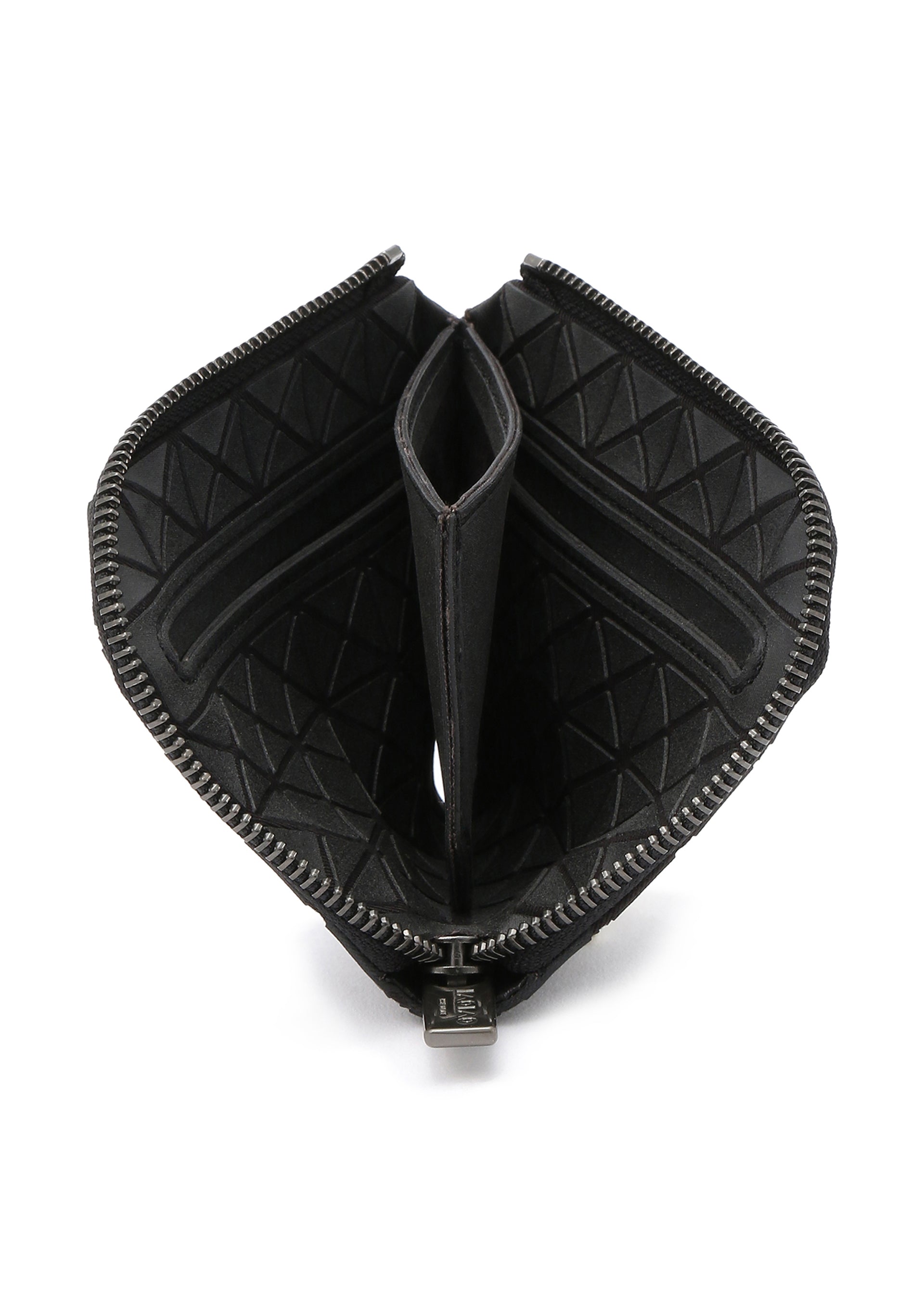 CLAM WALLET – ISSEY MIYAKE ONLINE STORE