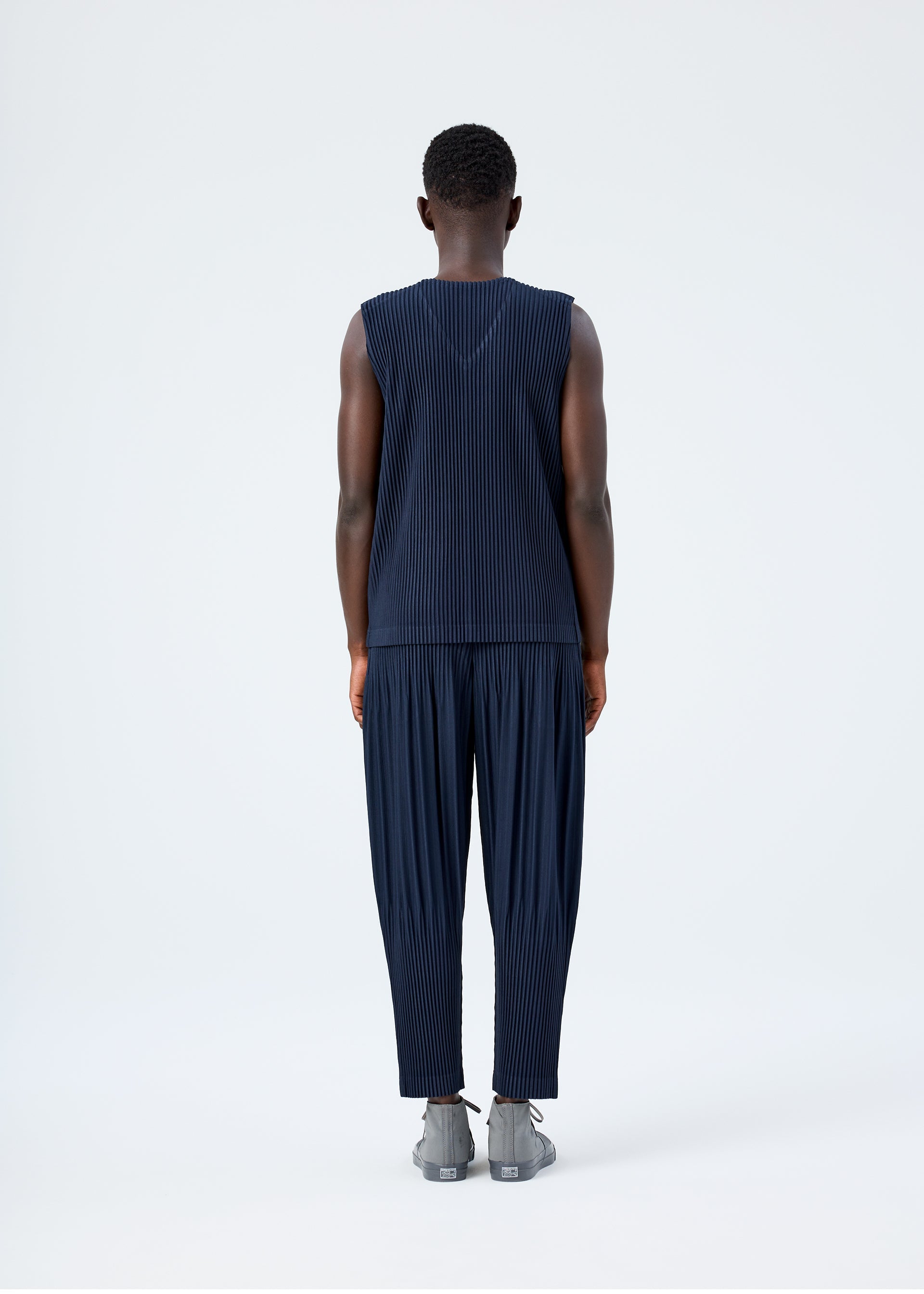 BASICS – ISSEY MIYAKE ONLINE STORE