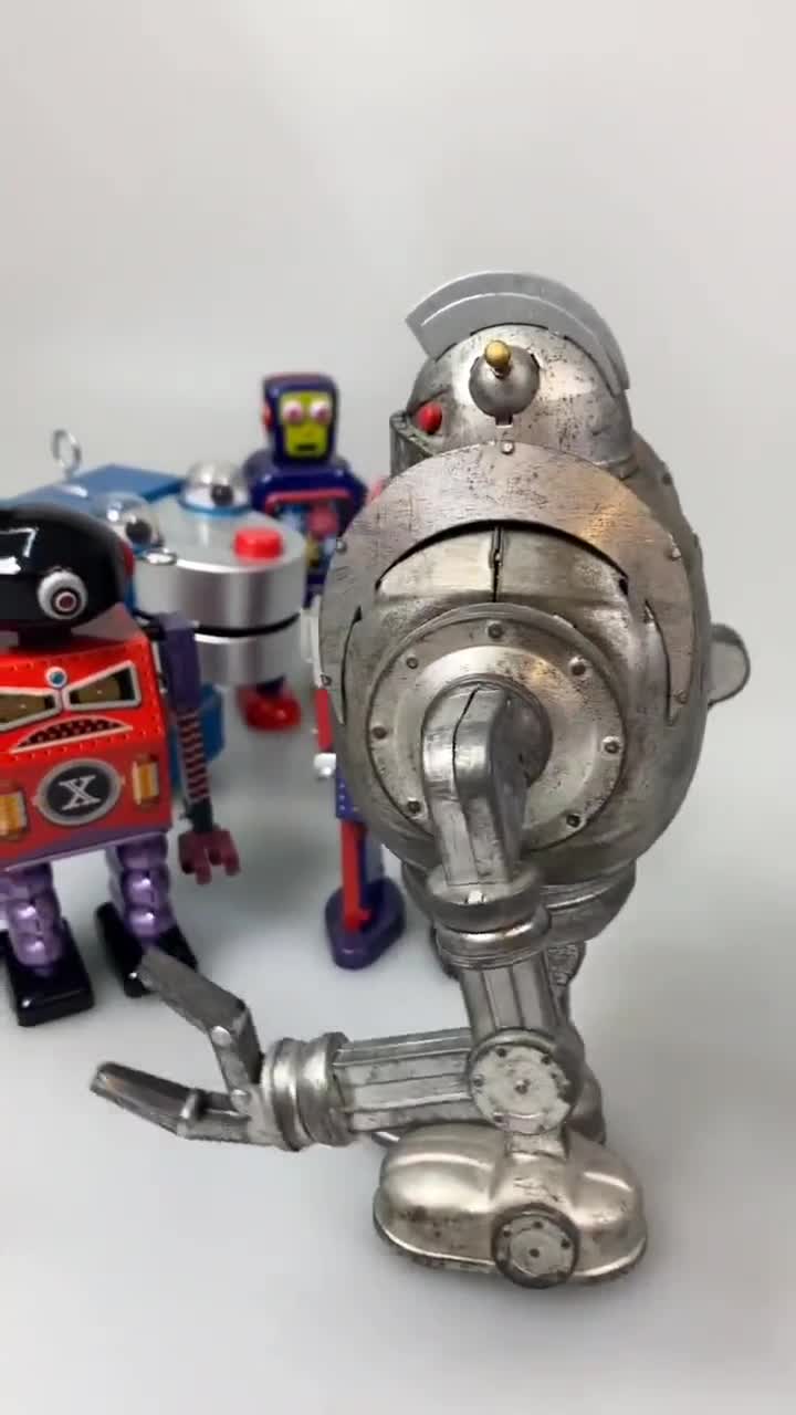 巨大なザスーラ限定版ロボット。ビンテージのゼンマイ巻き上げ式ブリキ