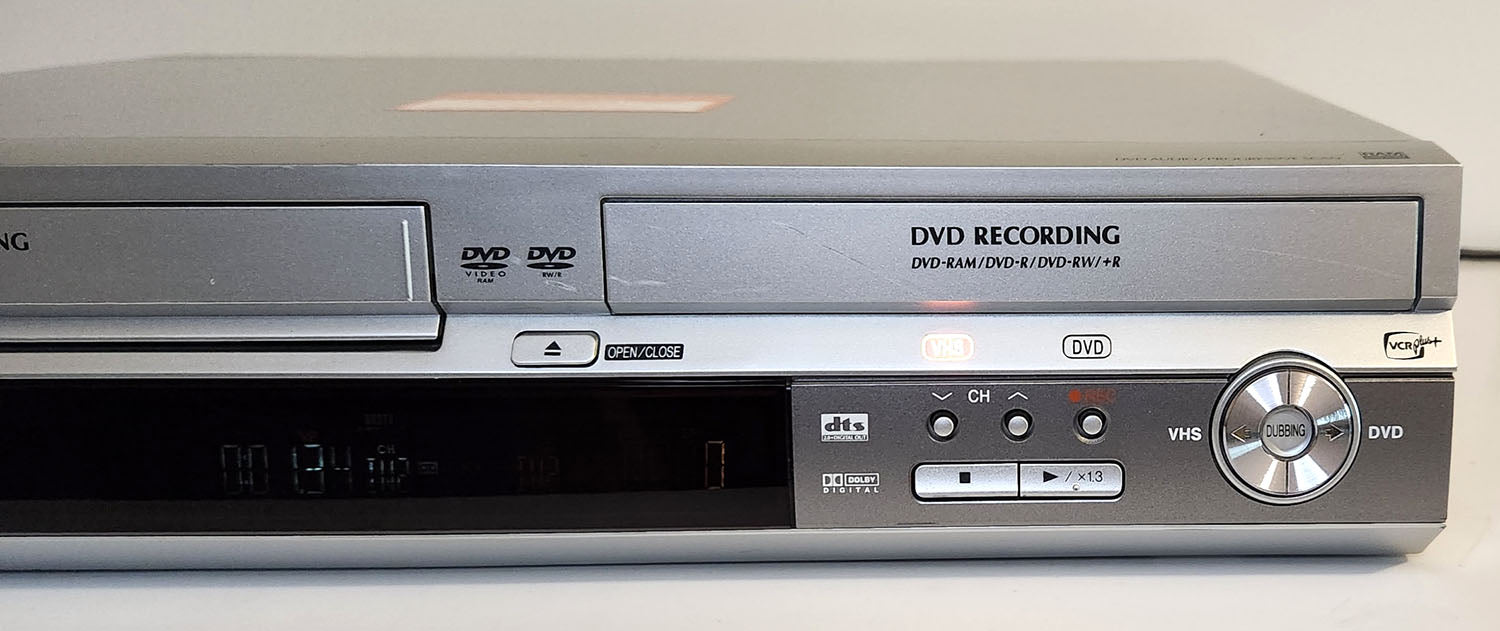 Panasonic DMR-ES30V VHS VCR/DVD Recorder Combo – VCR-DVD.com