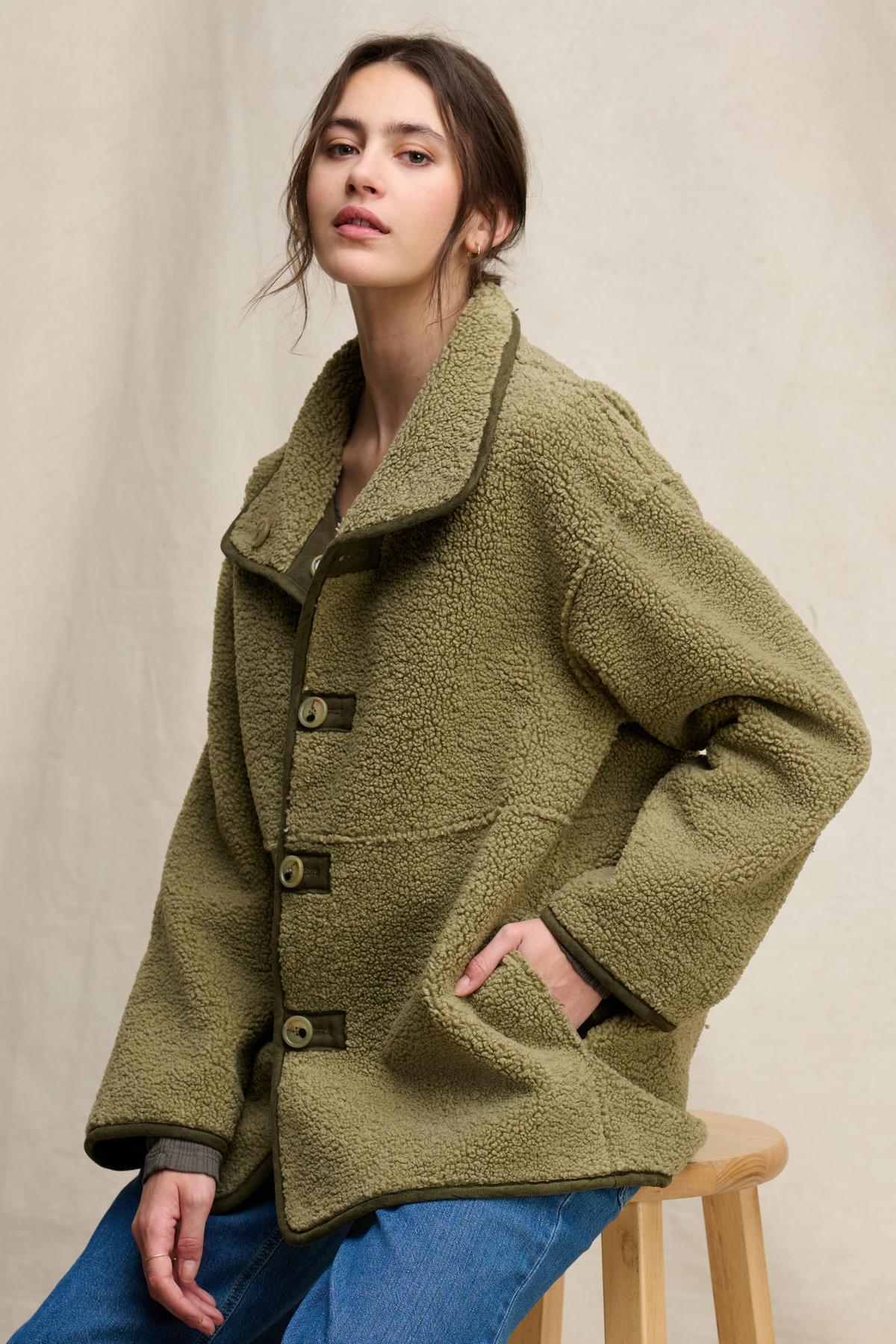 SHONA LUXE SHERPA REVERSIBLE JACKET – Velvet by Graham & Spencer