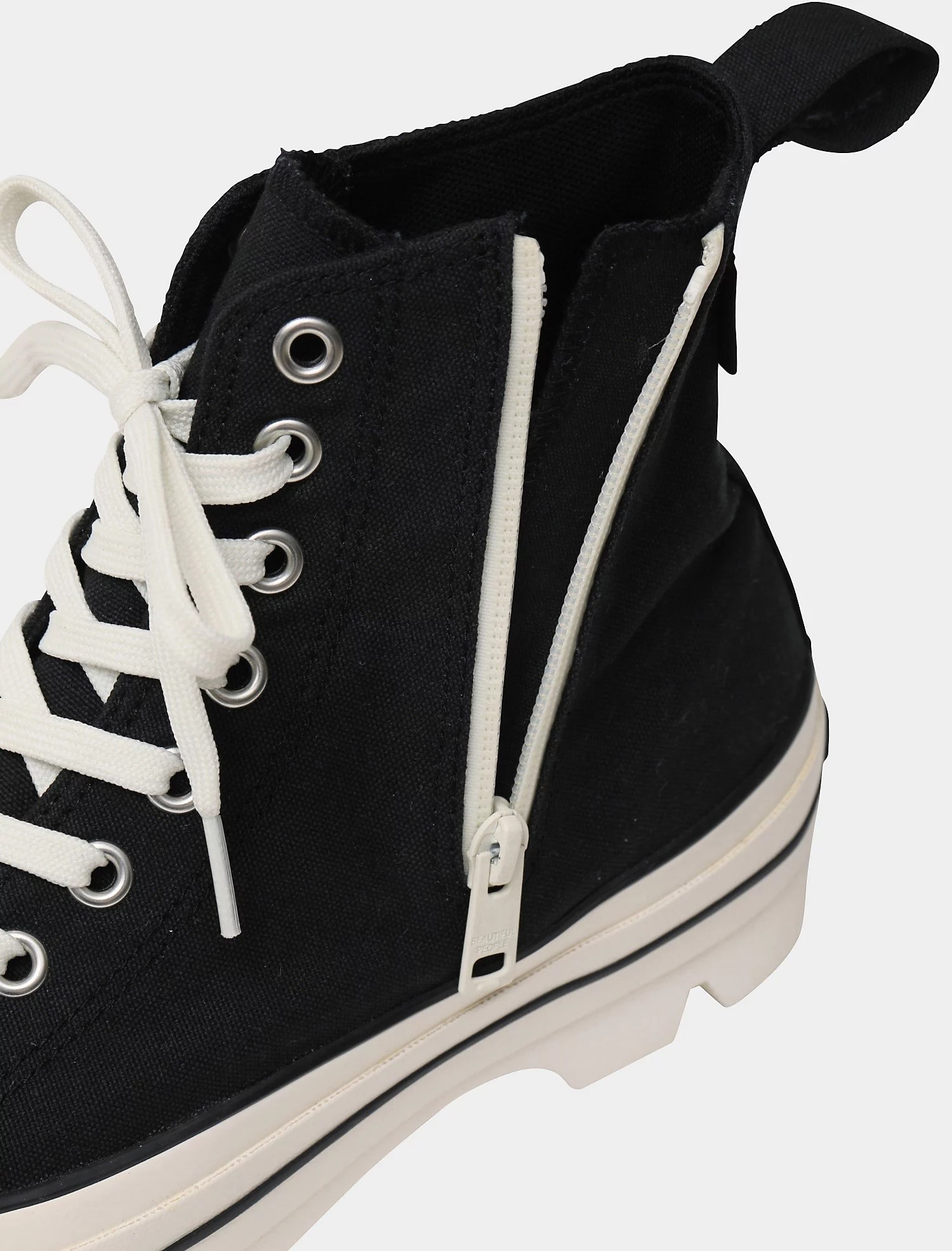 完売必至！／初コラボ「beautiful people x CONVERSE」のスニーカー