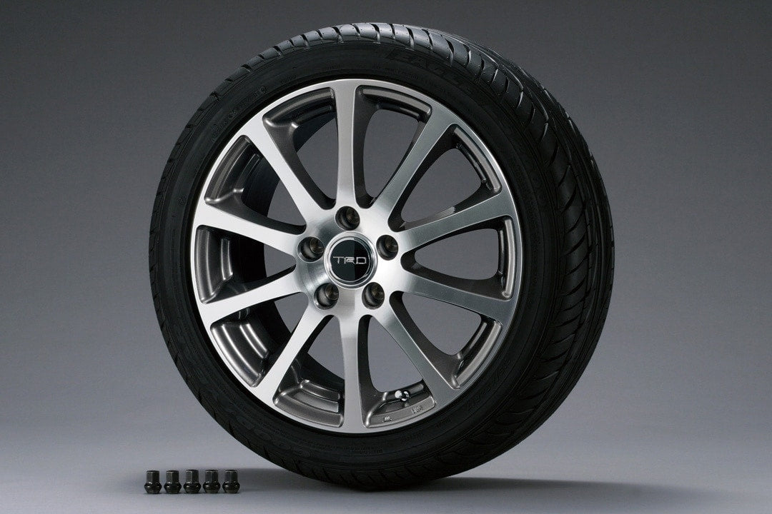 ヴォクシー80系】17インチアルミホイール「TRD TF4A」＆タイヤセット