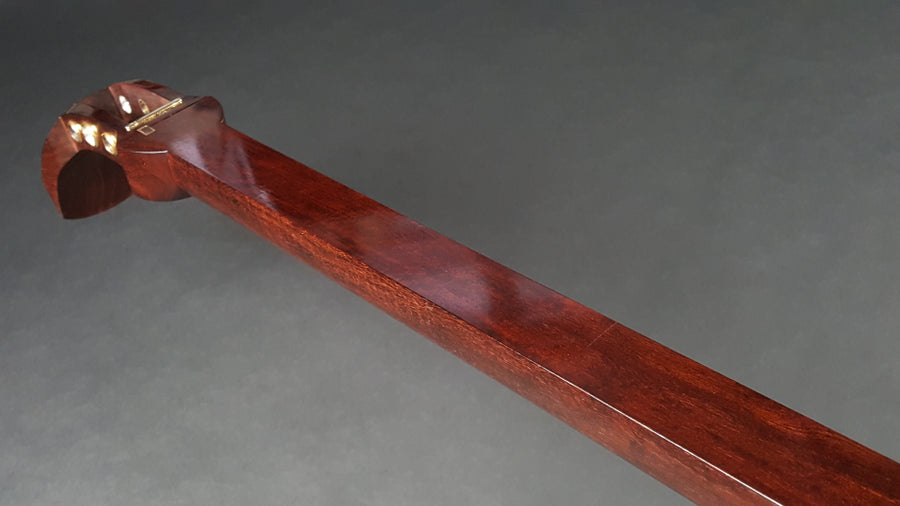 高級三味線 K22刻印 紅木 綾杉胴 中棹 三分割 民謡、地唄 高級三味線