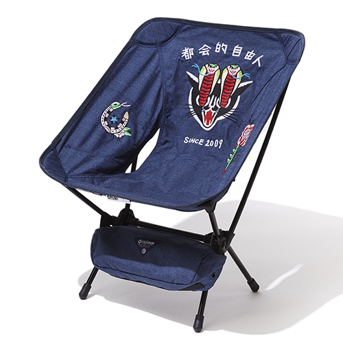 モンロ×ヘリノックスの人気コラボから、刺繍デザインの超個性派チェア