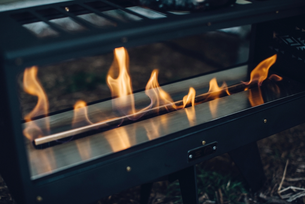 キャンプオーパーツのテント暖炉が話題沸騰！ 煙突レス仕様って実際