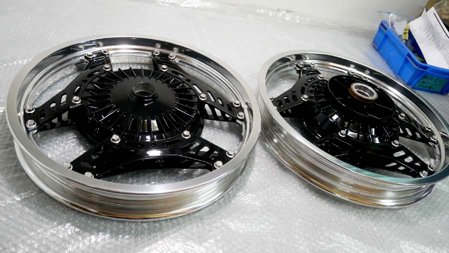 HONDA二輪CBX-400Fアルマイトコムスターホイール分解パウダーブラック