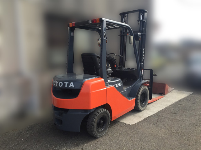 兵庫県：買取実績・トヨタ（重機）フォークリフト02-8FD25【トラック王国】