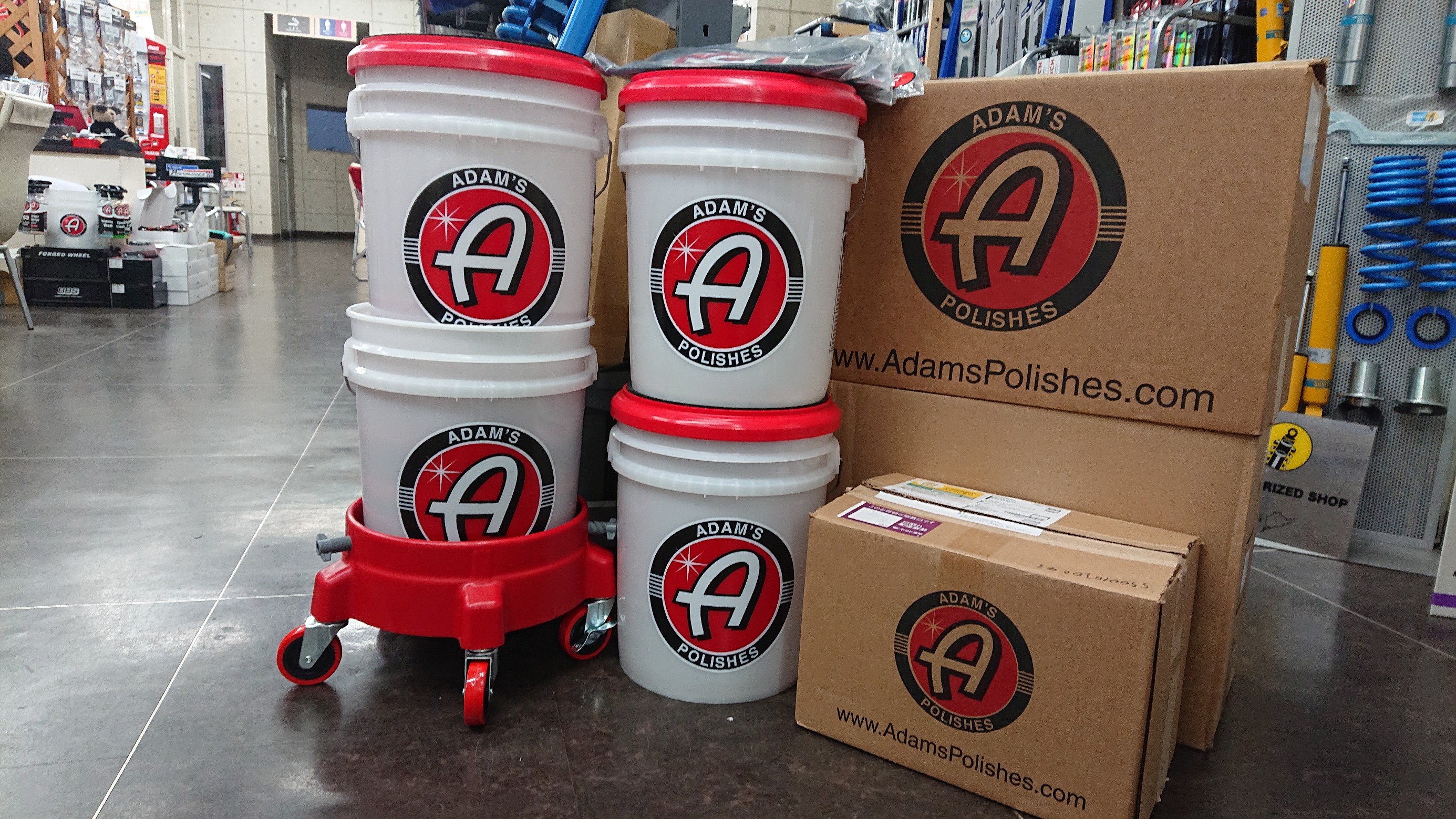 アダムス ポリッシュ の 5ガロンディテイリングバケツ 絶賛爆売れ中