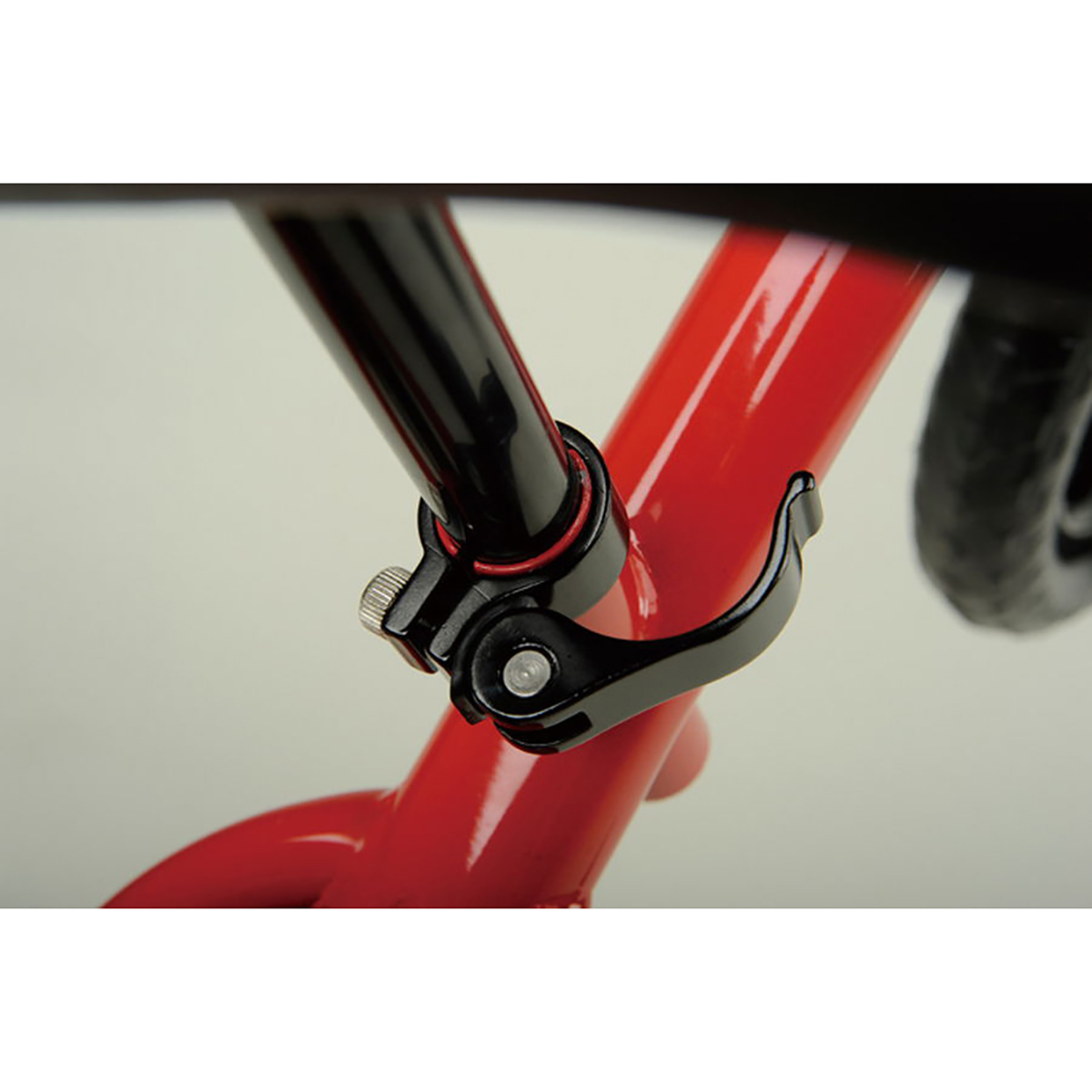 トレーニングバイク(ももいろ) - アウトドア・キャンプ用品