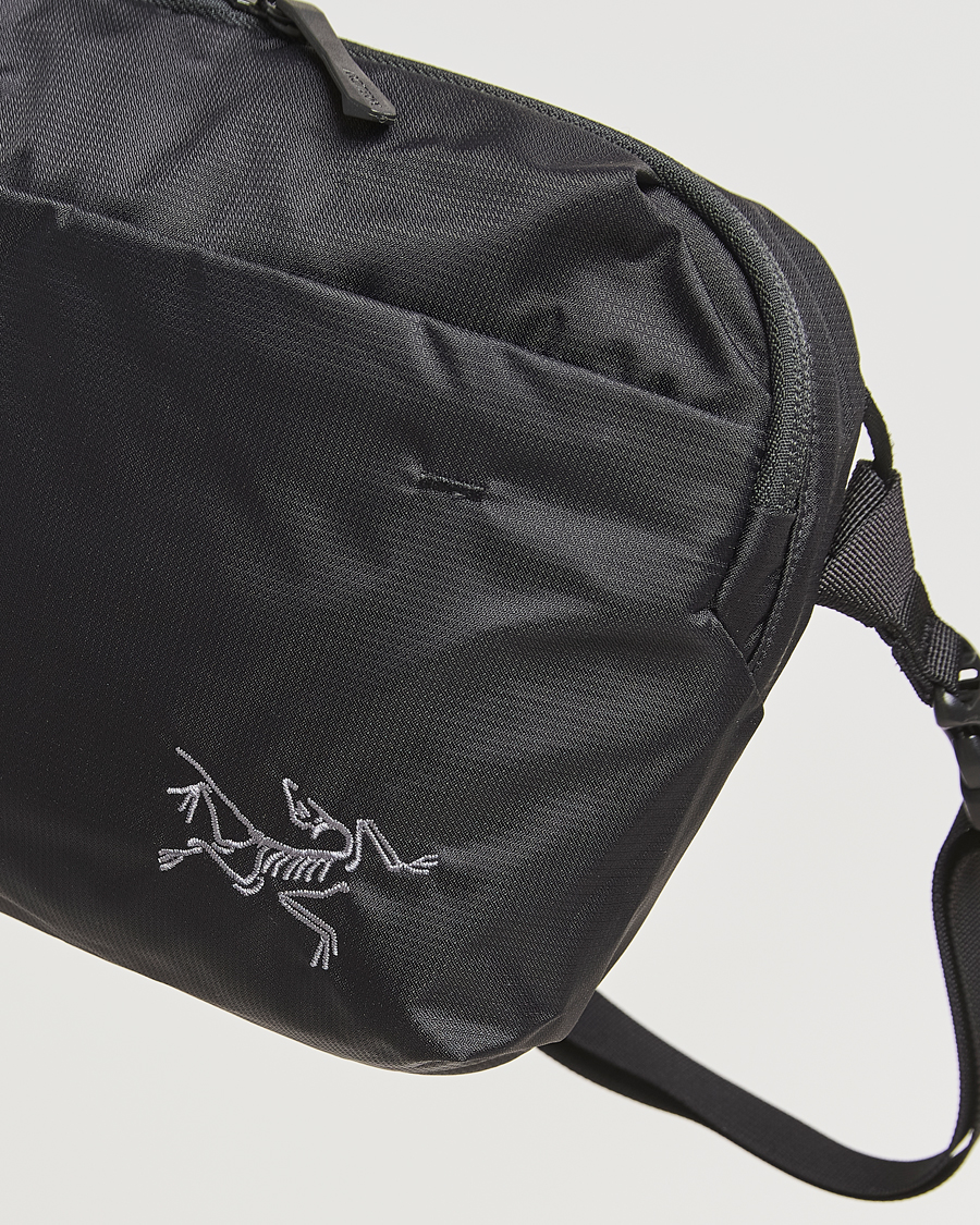 Arc'teryx Heliad Crossbody Bag Black bei Care of Carl