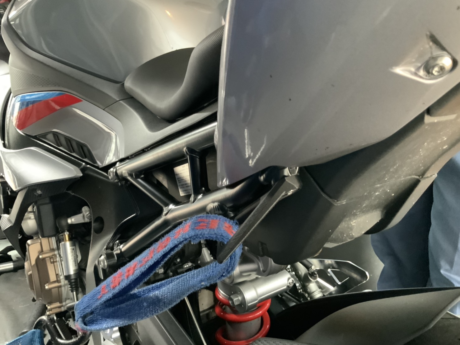 S1000RR用 タイダウンフックプレート開発中！